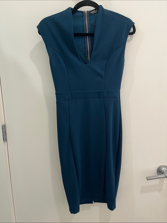 Fashion Nova Dresses & Skirts - Fashion Nova Teal V-Neck Midi Sheath Dress- size Medium NWT